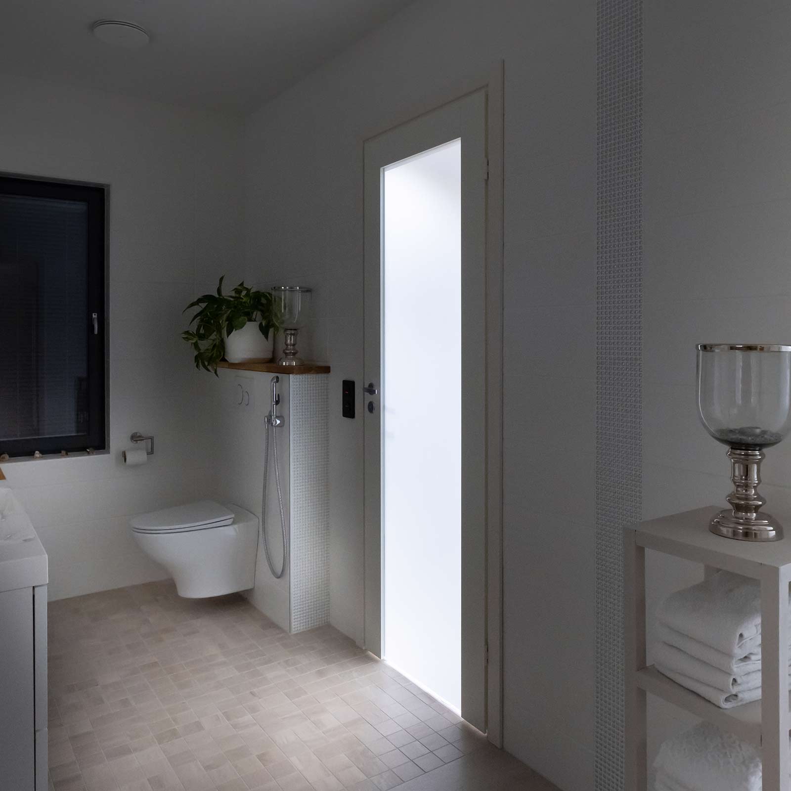 Roiskevedenkestävä ovi Unique Spa 500 satiini opaalilasi Mittatilausovi