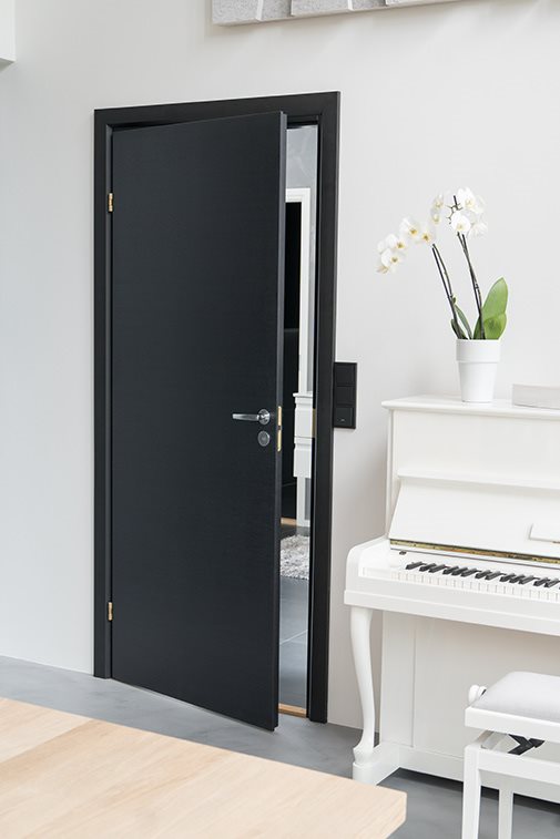 Lujalaakaovi Steady 411 7-10x21 musta