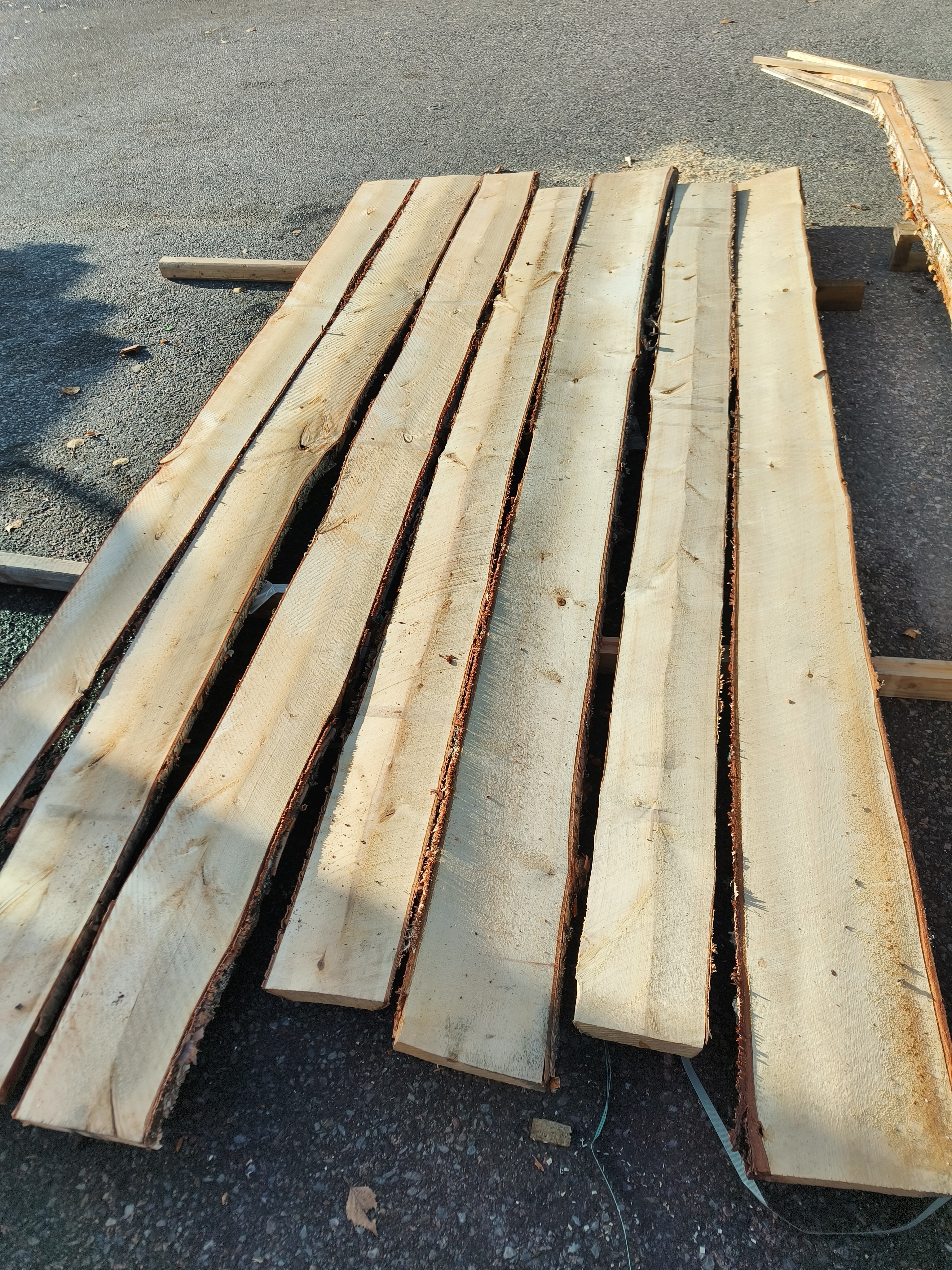 Tuppeensahattu koivulankku 50x150-250 mm B-laatu